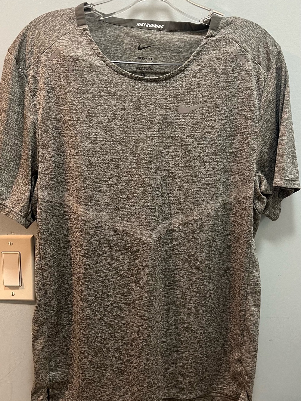 Nike Men’s Heather Gray Short-Sleeve Dri-FIT Tee